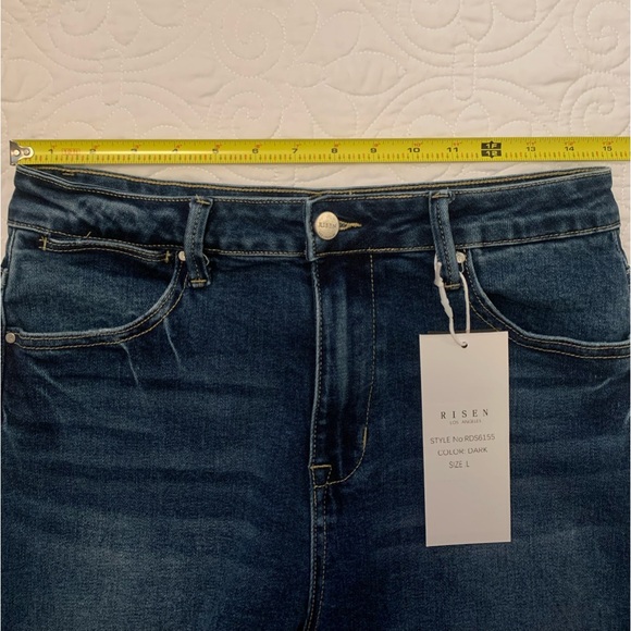 Risen High Waist Denim Shorts Size L.  NWT. Dark Wash. - Picture 7 of 10